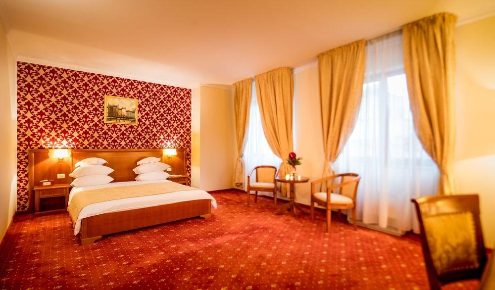 Hotel Opera Plaza Клуж-Напока Экстерьер фото