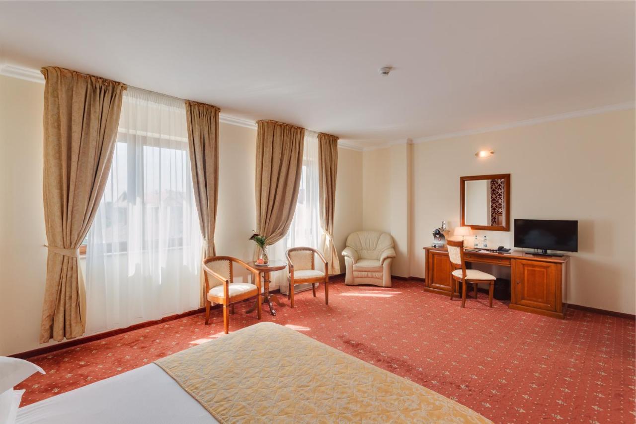 Hotel Opera Plaza Клуж-Напока Экстерьер фото