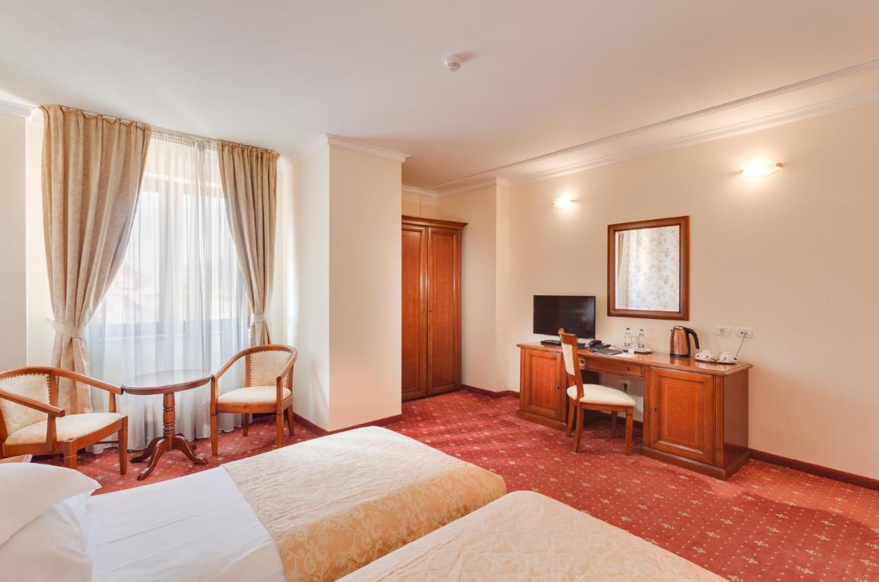 Hotel Opera Plaza Клуж-Напока Экстерьер фото